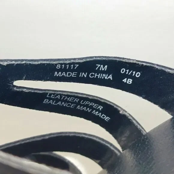 Clarks Bendables Women's Black Leather Strappy Slip- On Sandals Size 7 - Picture 2 of 13